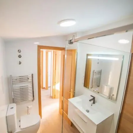 Skyview Navas Apartman *